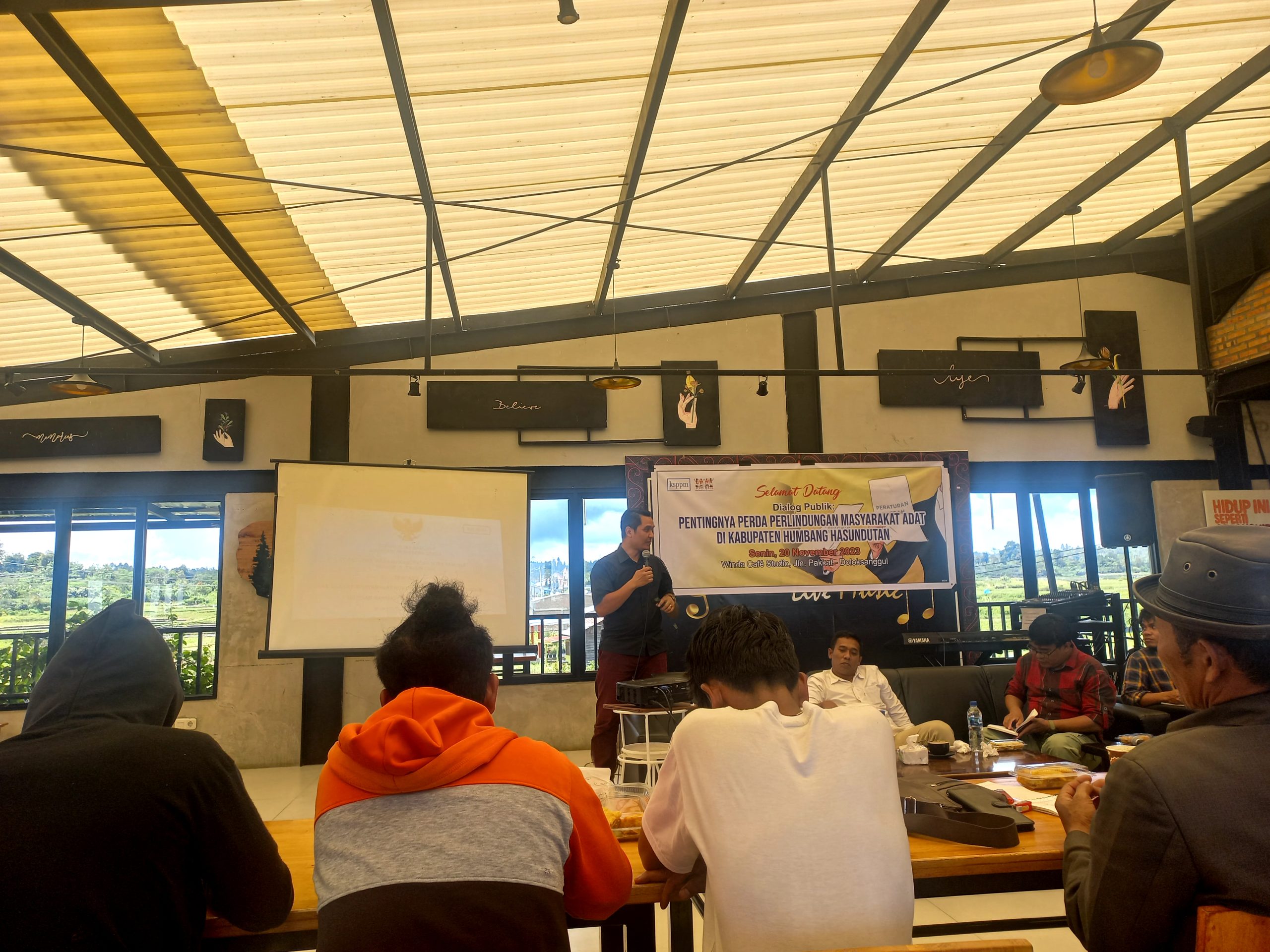 Masyarakat Adat Menuntut Kedaulatan di Wilayah Adat