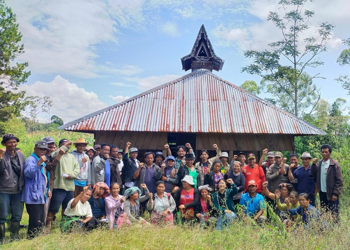 Masyarakat Adat Menjawab Persoalan Sehari-hari