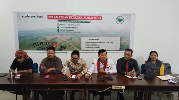 Selamatkan Ekologi Danau Toba